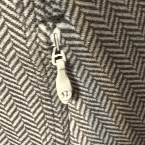 Lululemon Kanto Catch Me 1/2 Zip
Heathered Gray Herringbone  Size 4 Vintage - Picture 7 of 16